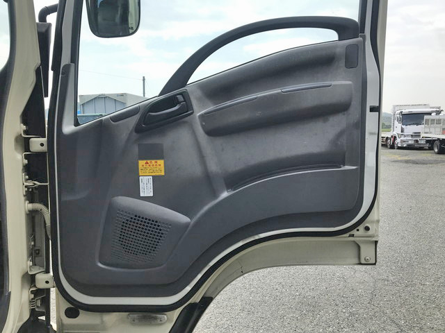 いすゞフォワードパッカー車（塵芥車）増トン（6t・8t）[写真32]