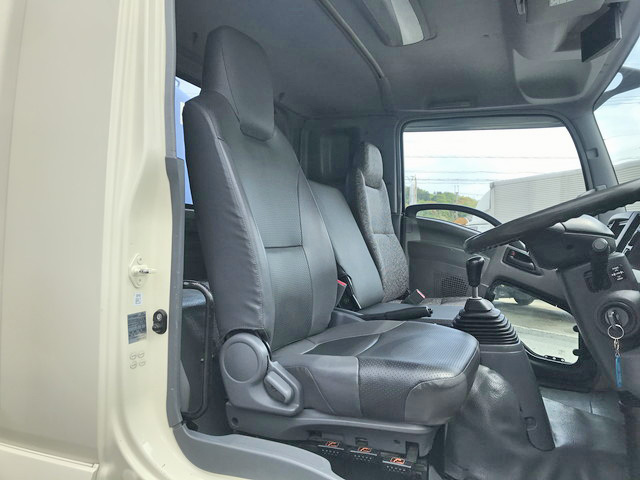 いすゞフォワードパッカー車（塵芥車）増トン（6t・8t）[写真33]