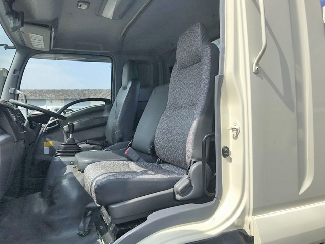 いすゞフォワードパッカー車（塵芥車）増トン（6t・8t）[写真34]