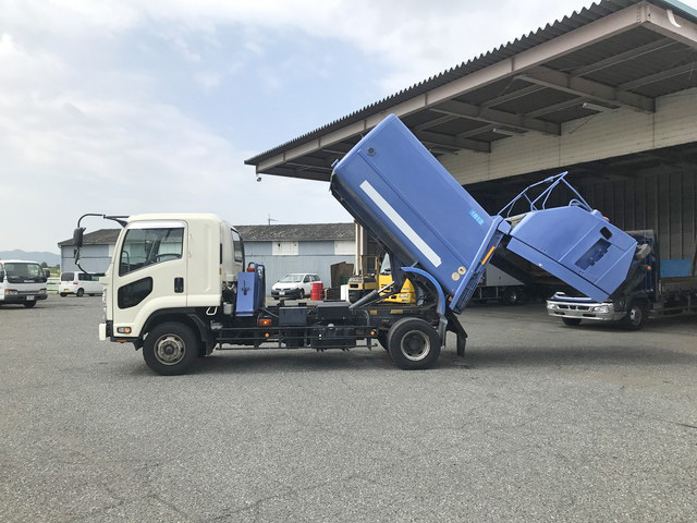 いすゞフォワードパッカー車（塵芥車）増トン（6t・8t）[写真06]