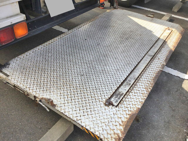 いすゞフォワードアルミバン増トン（6t・8t）[写真13]