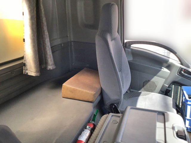 いすゞフォワードアルミバン増トン（6t・8t）[写真21]