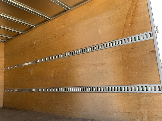 いすゞエルフアルミバン小型（2t・3t）[写真10]