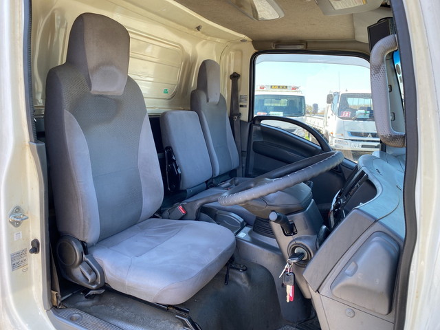 いすゞエルフアルミバン小型（2t・3t）[写真18]