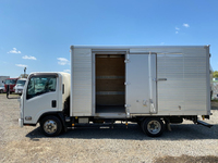 いすゞエルフアルミバン小型（2t・3t）[写真04]