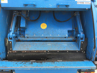 いすゞエルフパッカー車（塵芥車）小型（2t・3t）[写真10]