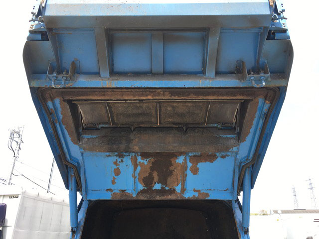 いすゞエルフパッカー車（塵芥車）小型（2t・3t）[写真12]