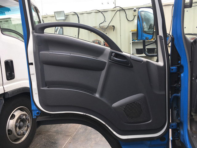 いすゞエルフパッカー車（塵芥車）小型（2t・3t）[写真26]