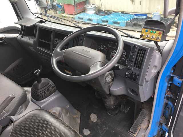 いすゞエルフパッカー車（塵芥車）小型（2t・3t）[写真31]