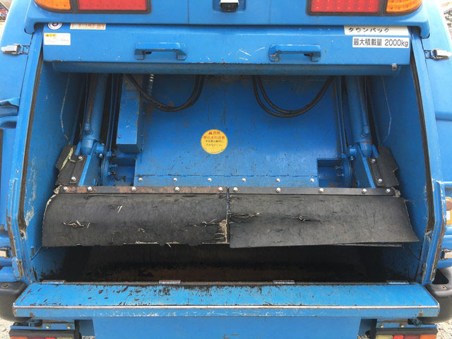 いすゞエルフパッカー車（塵芥車）小型（2t・3t）[写真09]