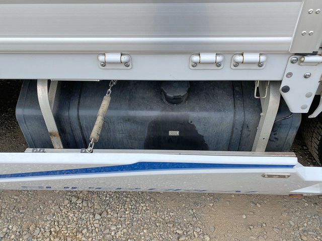 三菱ふそうスーパーグレートパネルウイング大型（10t）[写真18]