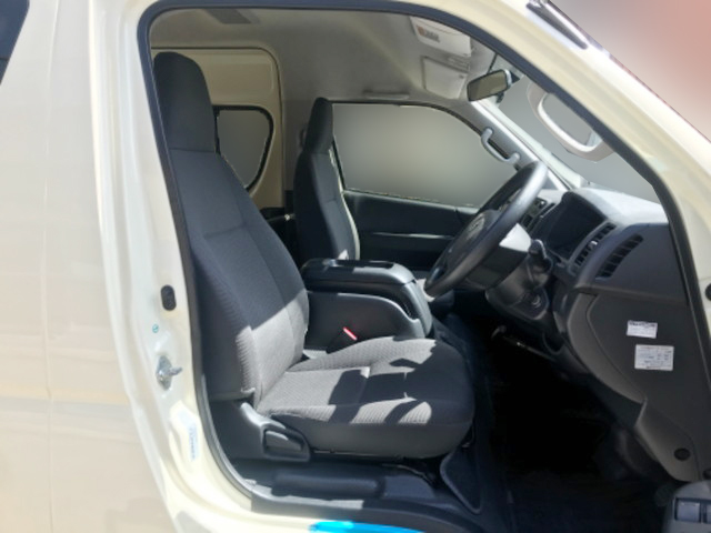 トヨタハイエース園児バス[写真09]