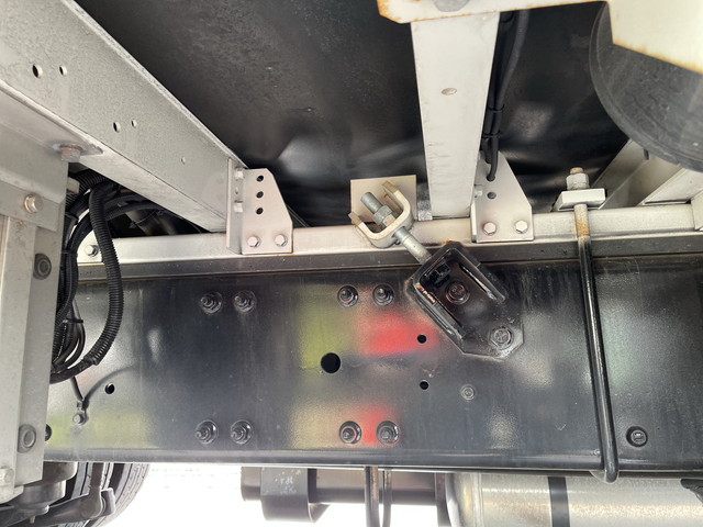 UDトラックスクオンアルミウイング大型（10t）[写真17]