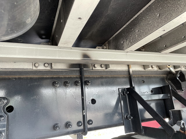 UDトラックスクオンアルミウイング大型（10t）[写真18]