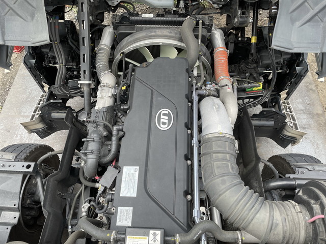 UDトラックスクオンアルミウイング大型（10t）[写真23]