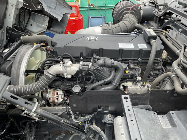 UDトラックスクオンアルミウイング大型（10t）[写真24]