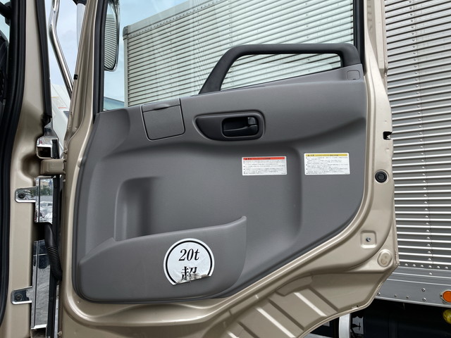 UDトラックスクオンアルミウイング大型（10t）[写真28]