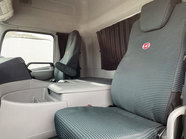 UDトラックスクオンアルミウイング大型（10t）[写真29]