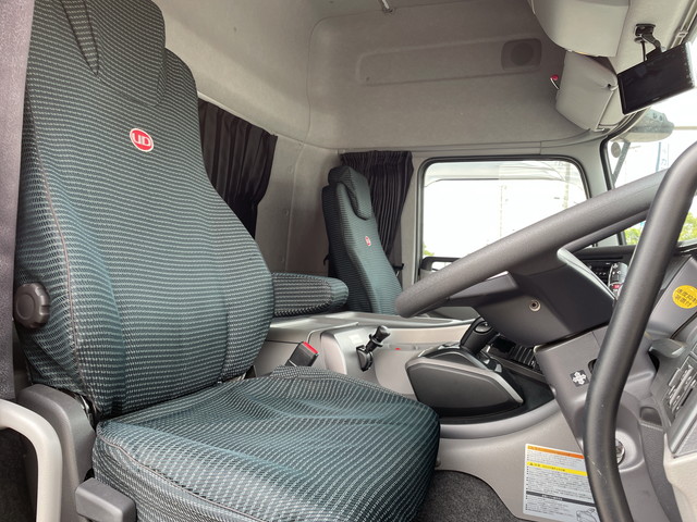 UDトラックスクオンアルミウイング大型（10t）[写真30]