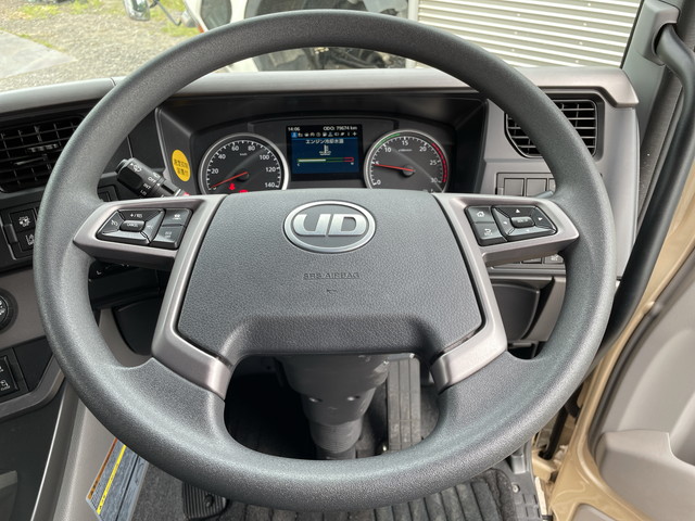 UDトラックスクオンアルミウイング大型（10t）[写真38]