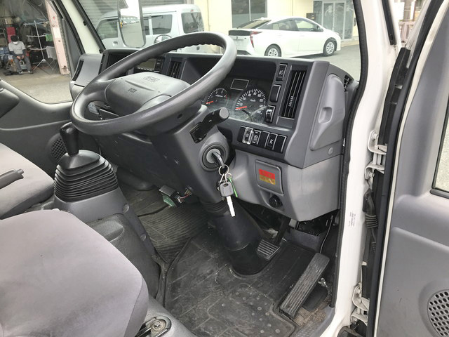 いすゞエルフクレーン4段小型（2t・3t）[写真32]