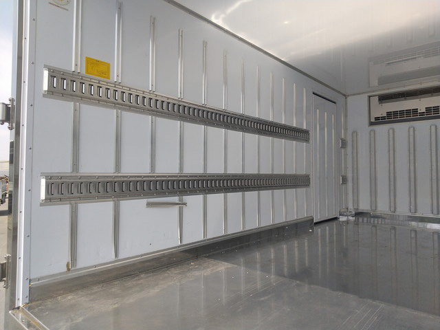 三菱ふそうキャンター冷凍車（冷蔵車）小型（2t・3t）[写真13]