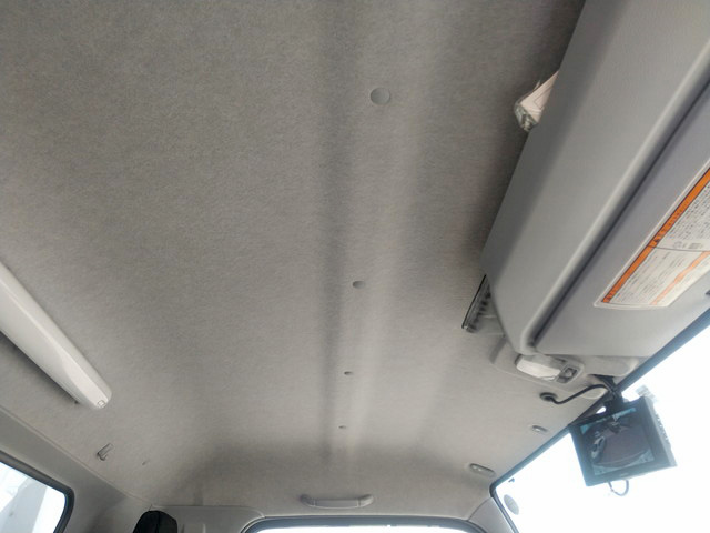 三菱ふそうキャンター冷凍車（冷蔵車）小型（2t・3t）[写真31]