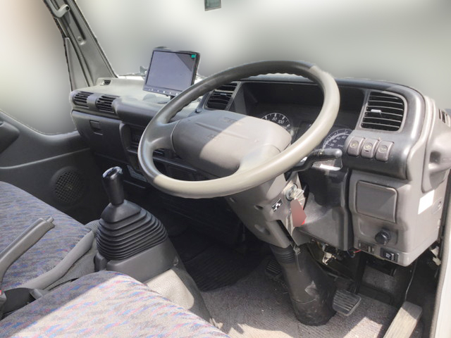 日産アトラスアルミバン小型（2t・3t）[写真19]