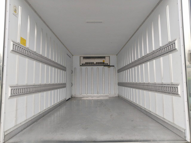 三菱ふそうキャンター冷凍車（冷蔵車）小型（2t・3t）[写真11]