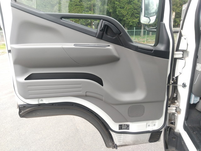 三菱ふそうキャンター冷凍車（冷蔵車）小型（2t・3t）[写真29]