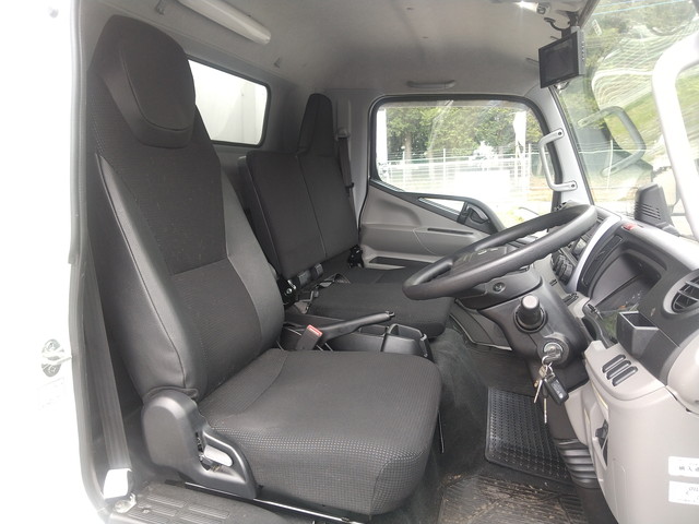 三菱ふそうキャンター冷凍車（冷蔵車）小型（2t・3t）[写真31]