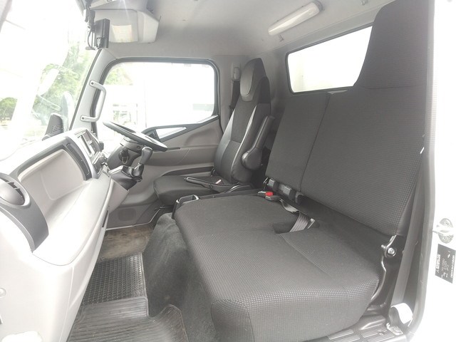 三菱ふそうキャンター冷凍車（冷蔵車）小型（2t・3t）[写真33]