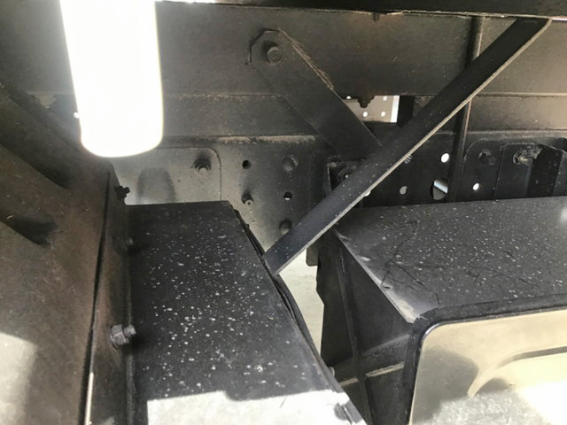 三菱ふそうキャンターアルミブロック小型（2t・3t）[写真10]