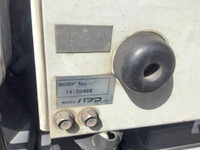 三菱ふそうキャンターアルミブロック小型（2t・3t）[写真05]