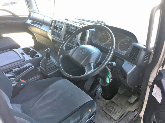 日野レンジャー冷凍車（冷蔵車）中型（4t）[写真32]