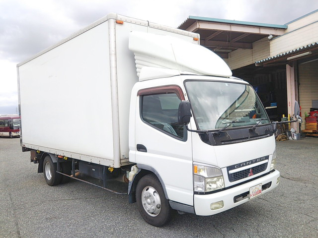 三菱ふそうキャンターパネルバン小型（2t・3t）[写真03]
