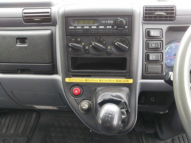 三菱ふそうキャンターパネルバン小型（2t・3t）[写真35]