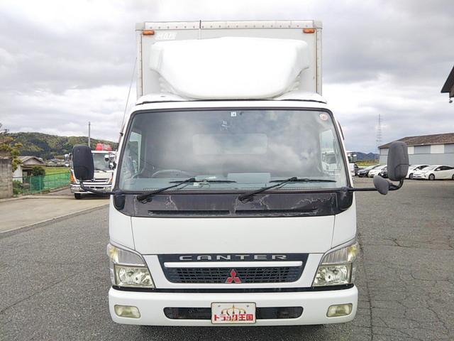 三菱ふそうキャンターパネルバン小型（2t・3t）[写真07]