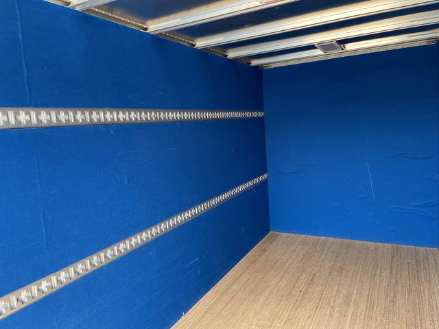 いすゞエルフアルミバン小型（2t・3t）[写真11]