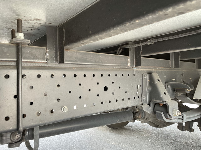 いすゞエルフアルミバン小型（2t・3t）[写真22]