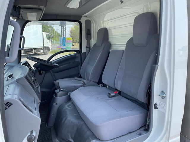 いすゞエルフアルミバン小型（2t・3t）[写真32]