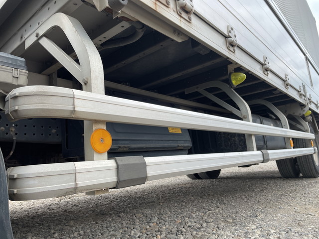 いすゞフォワードアルミウイング中型（4t）[写真16]