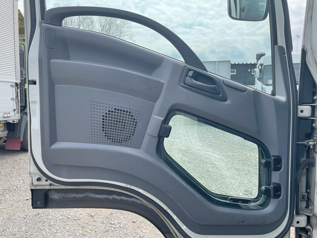 いすゞフォワードアルミウイング中型（4t）[写真25]