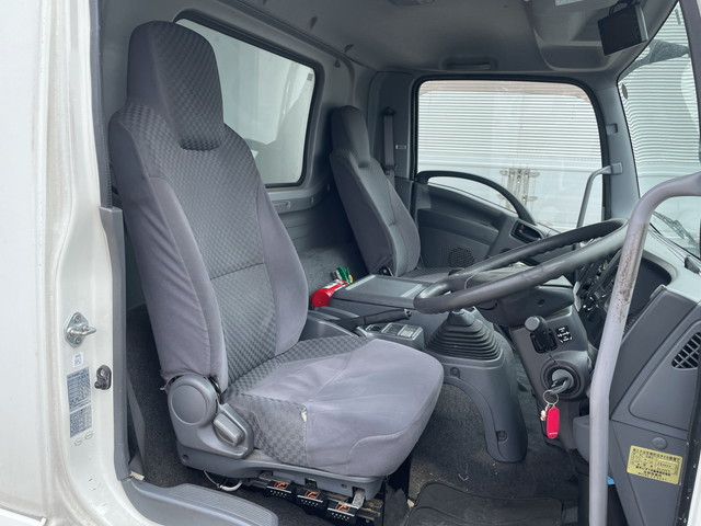 いすゞフォワードアルミウイング中型（4t）[写真27]