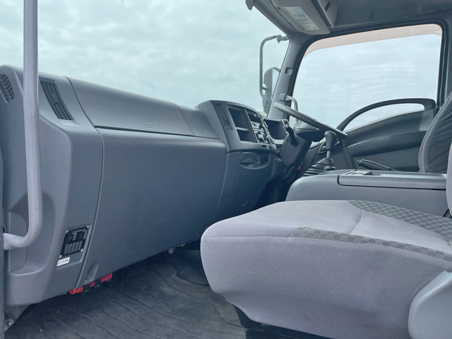 いすゞフォワードアルミウイング中型（4t）[写真30]