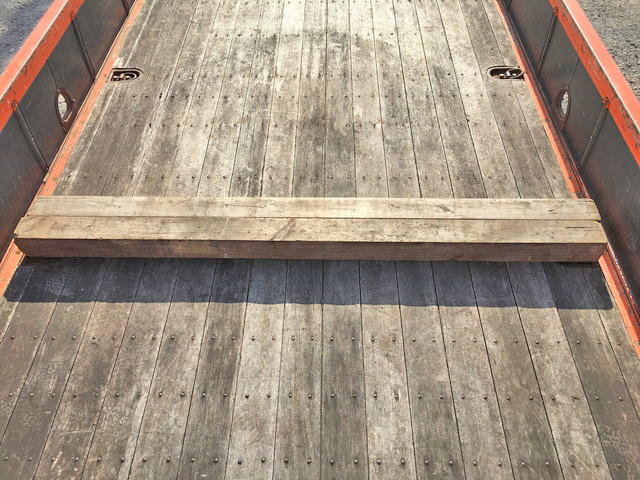 三菱ふそうファイタークレーン3段中型（4t）[写真12]