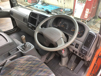 三菱ふそうファイタークレーン3段中型（4t）[写真33]