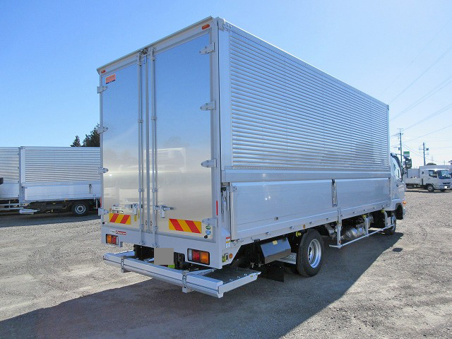 三菱ふそうファイターアルミウイング中型（4t）[写真02]