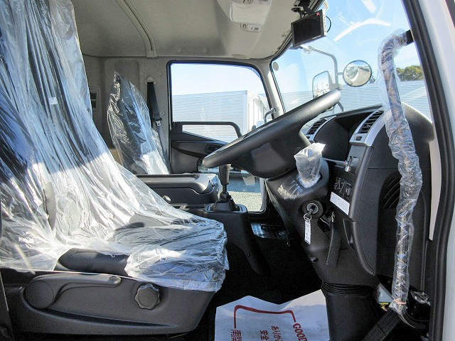 三菱ふそうファイターアルミウイング中型（4t）[写真07]