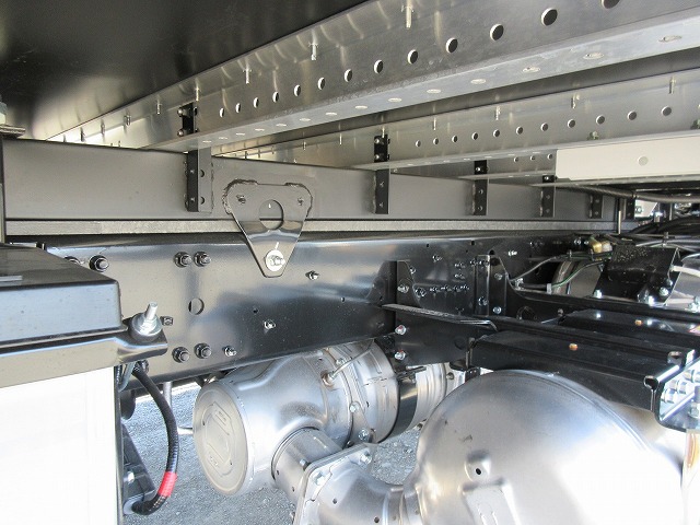 三菱ふそうファイターアルミウイング中型（4t）[写真09]